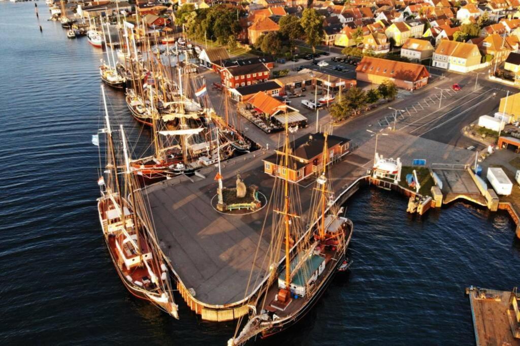 Hyggeligt Gammelt Fiskerhus I Marstal Villa Exterior foto